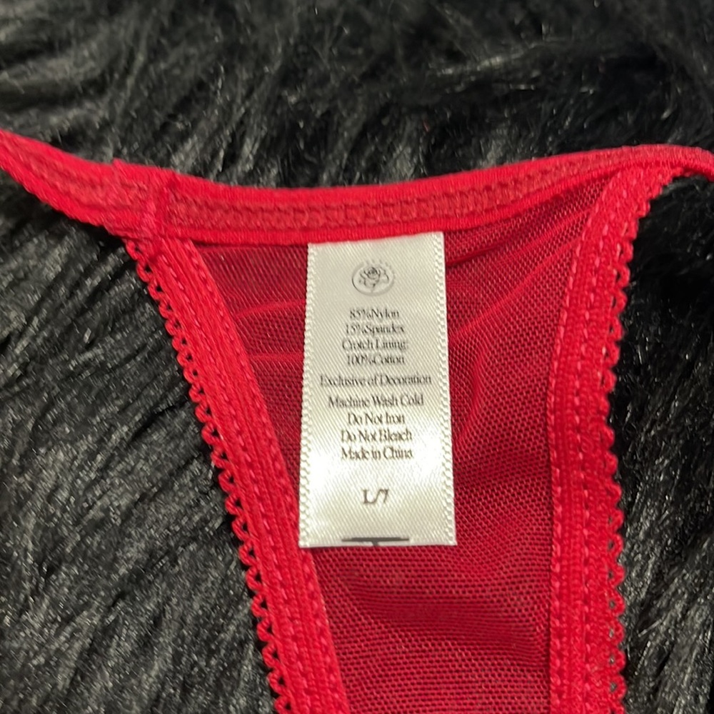 RED THONG - Picture 6 of 6